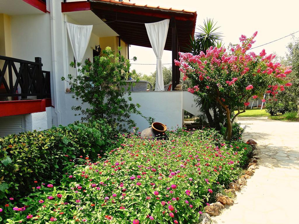Apartments Karpetis A Green Paradise Psakoudia Exterior foto