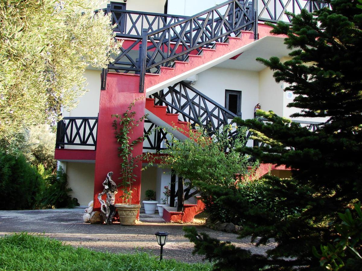Apartments Karpetis A Green Paradise Psakoudia Exterior foto