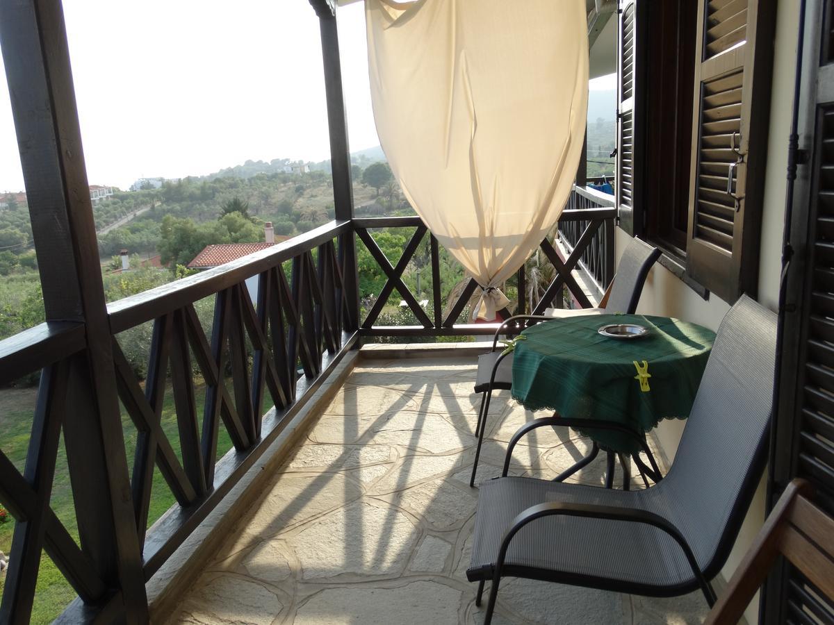 Apartments Karpetis A Green Paradise Psakoudia Exterior foto